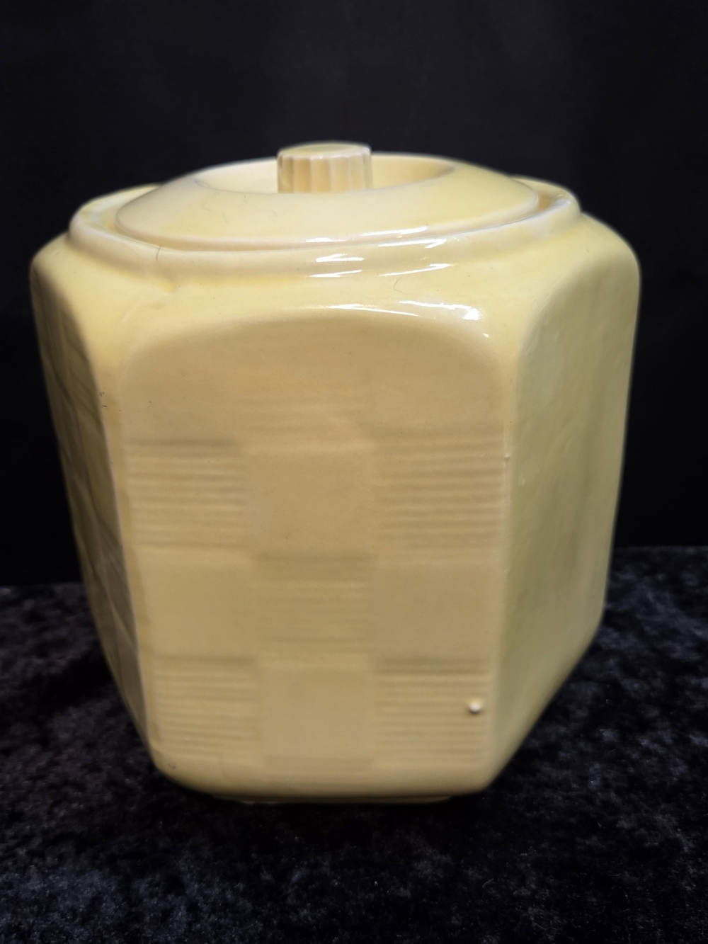 Shawnee USA Pottery Cookie Jar Yellow Basket Weave Hexagon AI